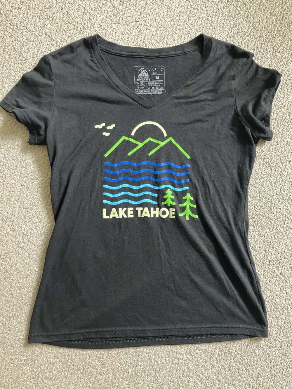 Evoke Dreams Lake Tahoe Graphic V-Neck T-Shirt Black Size M